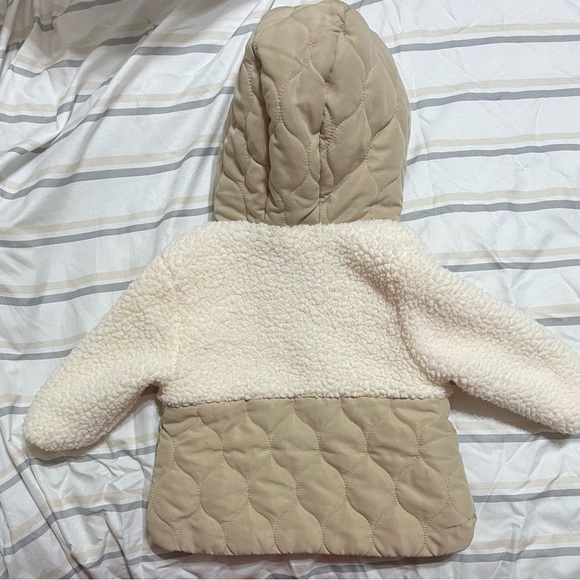Old Navy Hooded Mixed Material Jacket For Toddler - Picture 3 of 4